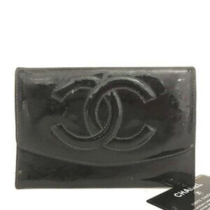 EGA CHANEL CC Logo Patent Leather Bifold Wallet Black/0BM0013